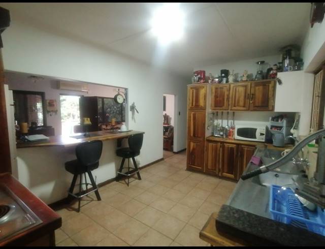 4 BEDROOM FREESTANDING FOR SALE IN PANORAMA